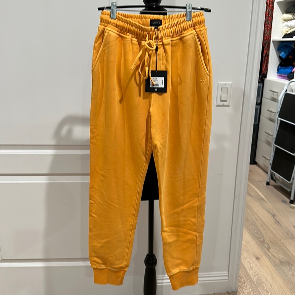 Joe’s Jean Sweatpants size Small Yellow NEW